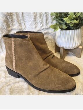 Journee Signature Bree Brown Suede Boots Western Bohemian Women's Sz 8.5